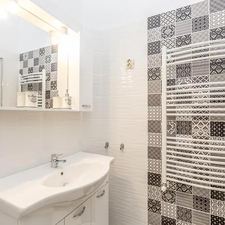 Szegedi Deak Apartman سيغيد