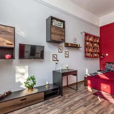 Szegedi Deak Apartman سيغيد