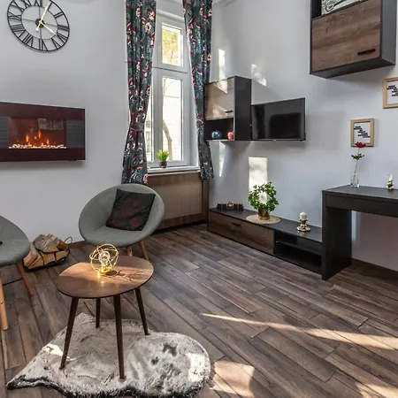 Szegedi Deak Apartman شقة فندقية *