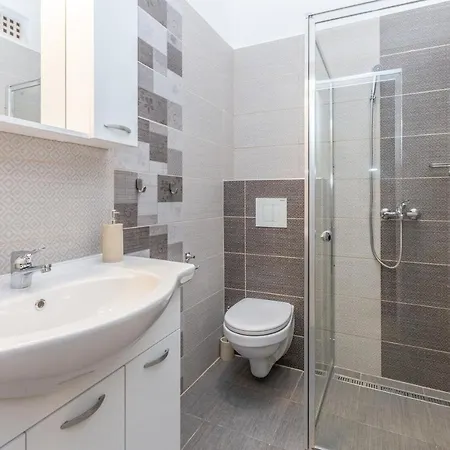 Szegedi Deak Apartman سيغيد
