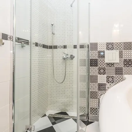 Szegedi Deak Apartman سيغيد
