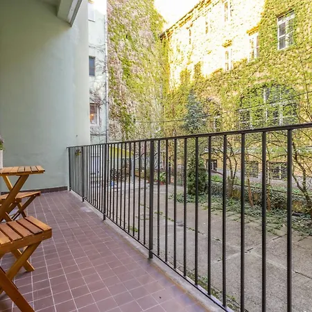 Szegedi Deak Apartman شقة فندقية